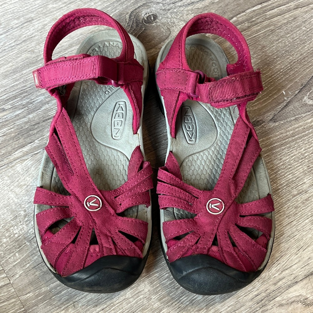 KEEN Rose Sandals Womens 7 Beet Red Berry Hiking Water Sport Shoes 1012545